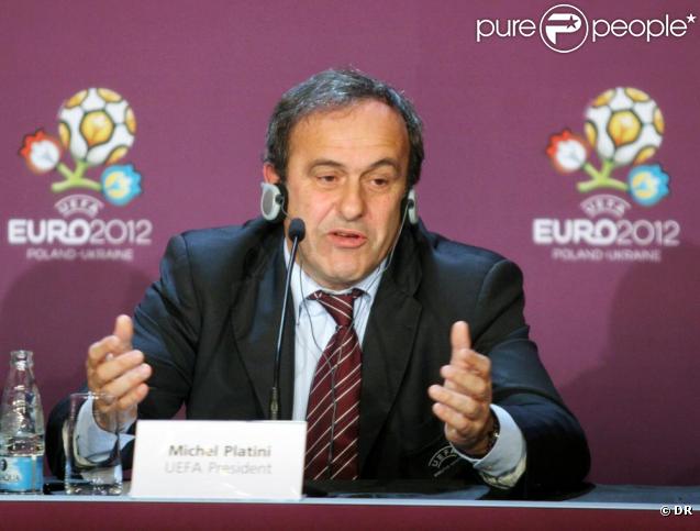 Le président de l'UEFA, Michel Platini, a été victime d'un malaise à Johannesburg (Afrique du Sud), alors qu'il dînait dans un restaurant aux côtés de Gérard Houllier.