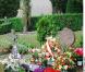 Luis Mariano : Bataille familiale autour de son héritage, entre son frère de coeur Patchi Lacan et son fils adoptif Mariano Lacan (fils biologique de Patchi)... Photo : la tombe du ténor à Arcangues