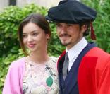 Miranda Kerr et Orlando Bloom décoré et honoré par l'Université de Kent, à la cathédrale de Canterbury, le 13 juillet 2010.