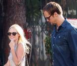 Kate Bosworth et Alexander Skarsgard dans les rues de Los Angeles, le 11 juillet 2010