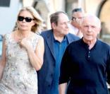 Robert Hossein, son épouse Candice Patou et François Pinault à Saint-Tropez, le 18 juillet 2010.