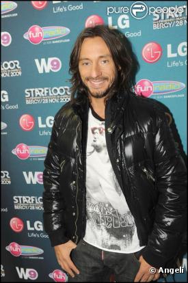 Le DJ français Bob Sinclar