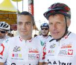 Richard Virenque et PPDA lors de l'Etape du coeur du Tour de France, entre Bordeaux et Pauillac,  au profit de l'association Mécénat Chirurgie Cardiaque le 24 juillet  2010