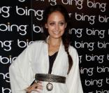 Nicole Richie : elle suit la tendance tout doucement, du coup avant de craquer complètement pour le pointu, elle mise sur les chaussures un peu plus ovales. 