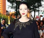 Michelle Trachtenberg : elle suit la tendance tout doucement, du coup avant de craquer complètement pour le pointu, elle mise sur les chaussures un peu plus ovales.