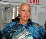 Amber Rose : elle suit la tendance tout doucement, du coup avant de craquer complètement pour le pointu, elle mise sur les chaussures un peu plus ovales.