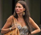 La belle Sofia Vergara et son fils Manolo, lors d'une séance de shopping dans le quartier de SoHo, à New York, le 29 juillet 2010.