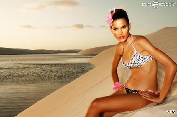 La belle Raica Oliveira pour la collection 2010 des maillots de bains de chez Banco de Areia.