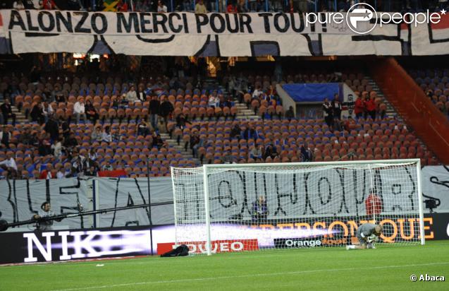 Le Parc des Princes remercie Jérôme Alonzo lors de la rencontre Nantes-PSG, le 14 septembre 2008 