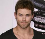 Kellan Lutz, lors de l'avant-première de  The Expendables , au Graumann's Chinese Theatre d'Hollywood, à Los Angeles, le 3 août 2010.