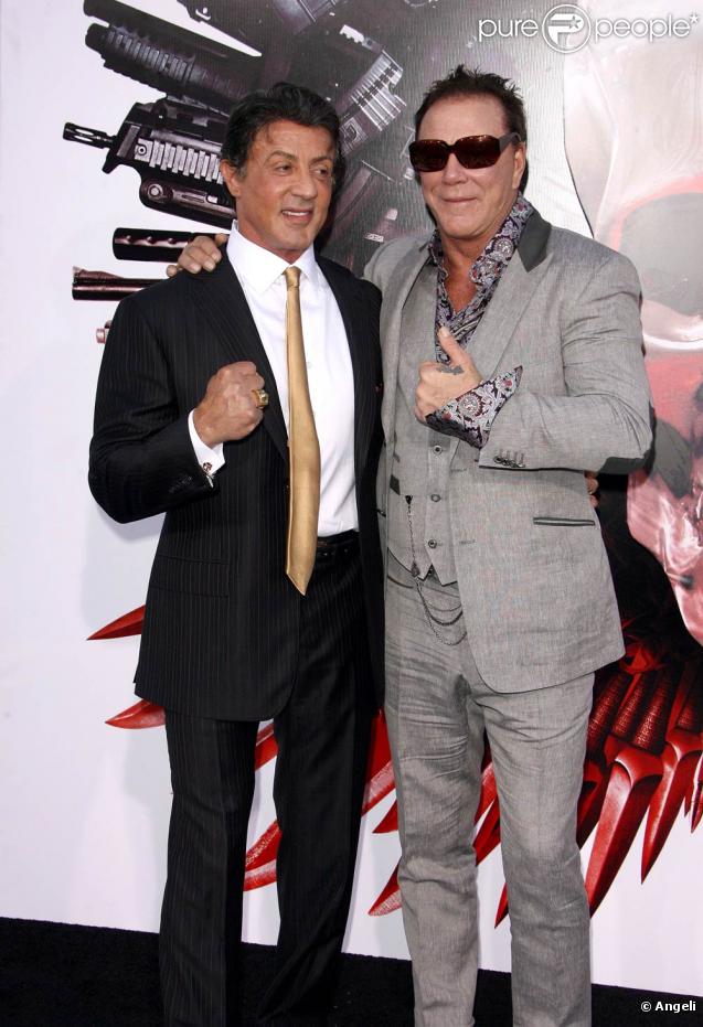 Sylvester Stallone et Mickey Rourke, lors de l'avant-première de The Expendables , au Graumann's Chinese Theatre d'Hollywood, à Los Angeles, le 3 août 2010.