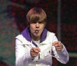 Justin Bieber se produit à Fort Lauderdale (USA), jeudi 5 août, dans le cadre de sa tournée nord-américaine.