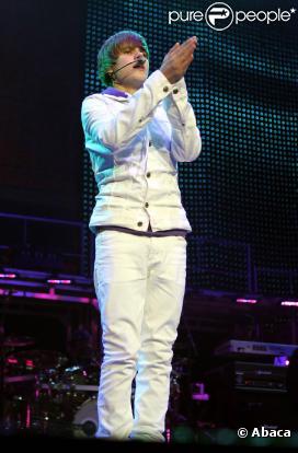 Justin Bieber se produit à Fort Lauderdale (USA), jeudi 5 août, dans le cadre de sa tournée nord-américaine.