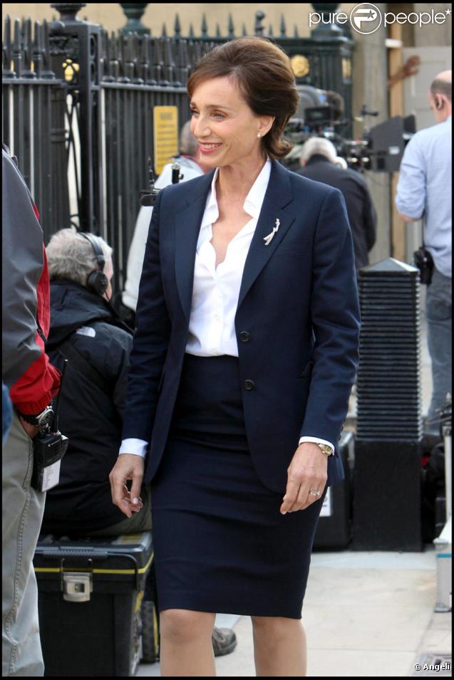 Kristin Scott Thomas sur le tournage de Salmon Fishing in the Yemen à Londres le 18 août 2010 