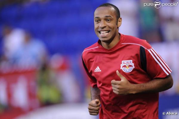 Thierry Henry, transféré aux New York Red Bulls en juillet 2010, perçoit aux Etats-Unis un salaire de 4,35 millions d'euros. Il est le 2e joueur le mieux payé de la MLS derrière David Beckham.