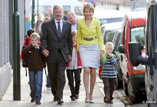 Le 1er septembre 2010, accompagnés par leurs parents Philippe et Mathilde, le prince Gabriel, la princesse Elisabeth et le prince Emmanuel faisaient leur rentrée des classes, à Bruxelles.