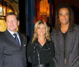 Yannick Noah, Isabelle Camus et son père Jean-Claude Camus, et le petit Joalukas