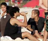 Jesus Luz à la plage à Rio de Janeiro avec des amis