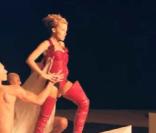 Kylie Minogue, images extraites du clip  Get outta my way , septembre 2010