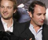 Jocelyn Quivrin et Jean Dujardin (à l'extrême-gauche) lors de la promotion de 99 Francs 