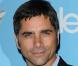 Avant-première Glee saison 2, à Los Angeles, le 7 septembre 2010 : John Stamos