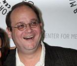 Marc Cherry, ici avec Eva Longoria et Teri Hatcher, est trainé devant les tribunaux par Nicollette Sheridan, qui l'accuse de licenciement abusif et de coups et blessures sur sa personne.