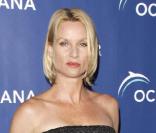 Nicollette Sheridan accuse Marc Cherry, créateur de  Desperate Housewives , de licenciement abusif et de coups et  blessures sur sa personne.