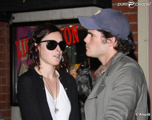 Rumer Willis et Micah Alberti sortant du Urth Café à Los Angeles, le 9 septembre 2010   
