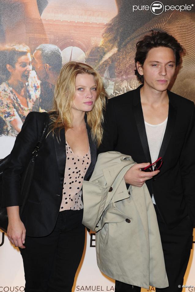 Mélanie Thierry et Raphaël lors de la présentation du film Ces amours-là à Paris le 12 septembre 2010