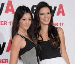 Kendall et Kylie Jenner à l'occasion de l'avant-première de  Easy A , dans l'enceinte du Graumann's Chinese Theatre, à Los Angeles, le 13 septembre 2010.