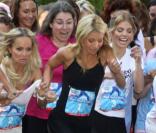 AnnaLynne McCord, Kelly Ripa et Kristin Chenoweth, lors du High-Heel-A-Thon à New York, le 22 septembre 2010 