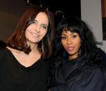 Mia Frye et Nathalie Garcon lors de la soirée de lancement de la nouvelle collection de chaussures de Nathalie Garcon dans sa boutique de la Galerie Vivienne et inauguration du pop up store créé pour l'occasion le 27 septembre 2010