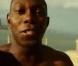 Le rappeur anglais Dizzee Rascal dans le clip de Loca