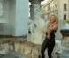 Shakira dans le clip de Loca