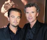 Leonardo DiCaprio et Denis Brogniart lors de la célébration des 150 ans de la marque Tag Heuer à Paris le 29 septembre 2010