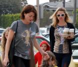 Kate Moss, sa fille (en rouge), et quelques amies
