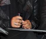 Janet Jackson arbore une bague Stone lors de la présentation de la collection Capsule Printemps-été 2011 Hogan by Karl Lagerfeld le 2 octobre 2010 à Paris