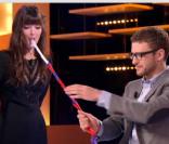 Charlotte Le Bon dans sa météo du 4 octobre 2010. Justin Timberlake est l'invité du Grand Journal de Canal +.
