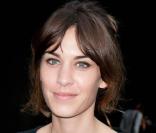 Alexa Chung se rendant au défilé Valentino à Paris, le 5 octobre 2010