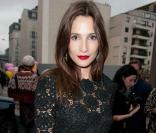 Astrid Munoz se rendant au défilé Valentino à Paris, le 5 octobre 2010