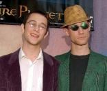 Joseph Gordon-Levitt et son frère Dan en 2002 lors de l'avant-première de La Planète au trésor