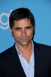 John Stamos avait demandé au tribunal de faire de ses maîtres-chanteurs un exemple : il a été entendu !