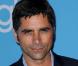 La colère de John Stamos : il a enfoncé ses maîtres-chanteurs, emprisonnés !