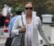 Stella McCartney prouve une nouvelle fois que le manteau blanc a encore toute sa place à l'aube de l'hiver. Porté avec un jean loose et ses boots sabot, Stella est une femme enceinte à la pointe de la mode.