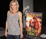 Jenny McCarthy présente son livre Love, Lust & Faking it à Miami le 15 octobre 2010