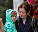Alyson Hannigan, sa petite Satyana, et son époux Alexis Denisof à Santa Monica. 16/10/2010