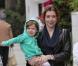 Alyson Hannigan, sa petite Satyana, et son époux Alexis Denisof à Santa Monica. 16/10/2010