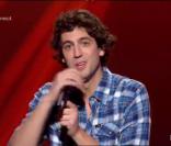 Max Boublil chante sa Chanson Raciste, à l'occasion de l'émission Rire contre le racisme, sur France 2, le 2 octobre 2010