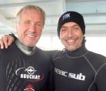Yves Rénier au côté de Patrice Heraud de l\'association SOS Grand Blanc en Australie en septembre 2010