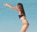 La belle Alessandra Ambrosio en shooting à Saint-Barthelemy, en octobre 2010.